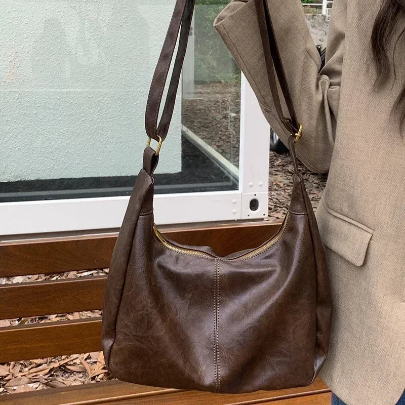 AMÉLIESA AUTUMN HANDBAG - Classic & Minimalist - Image 3