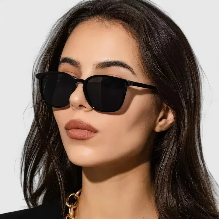 AYNZLEE | SOPHISTICATED SUNGLASSES - Image 4