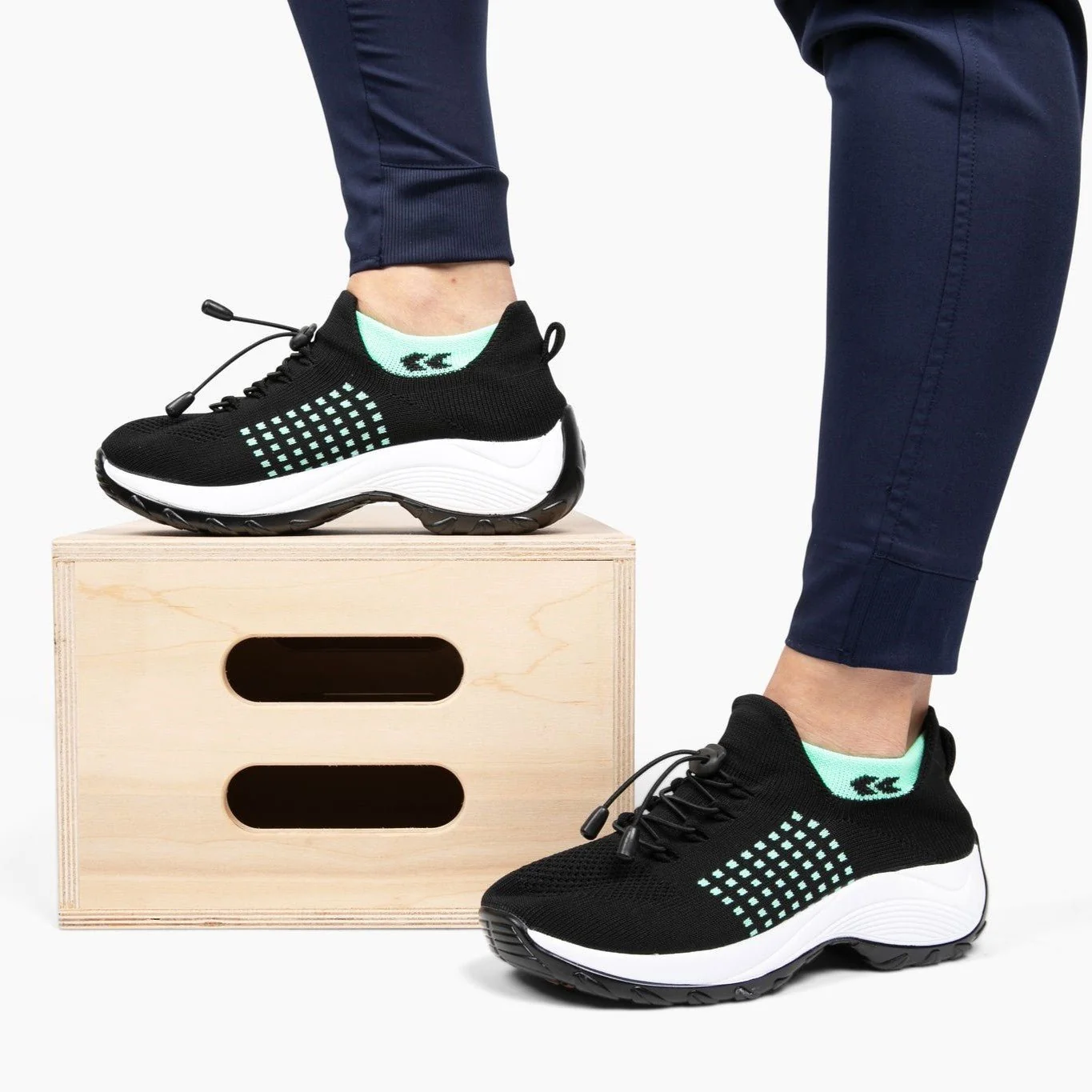 EMILY™ ORTHOPEDIC SNEAKERS WITH STRETCHABLE CUSHION 2025 - Image 11