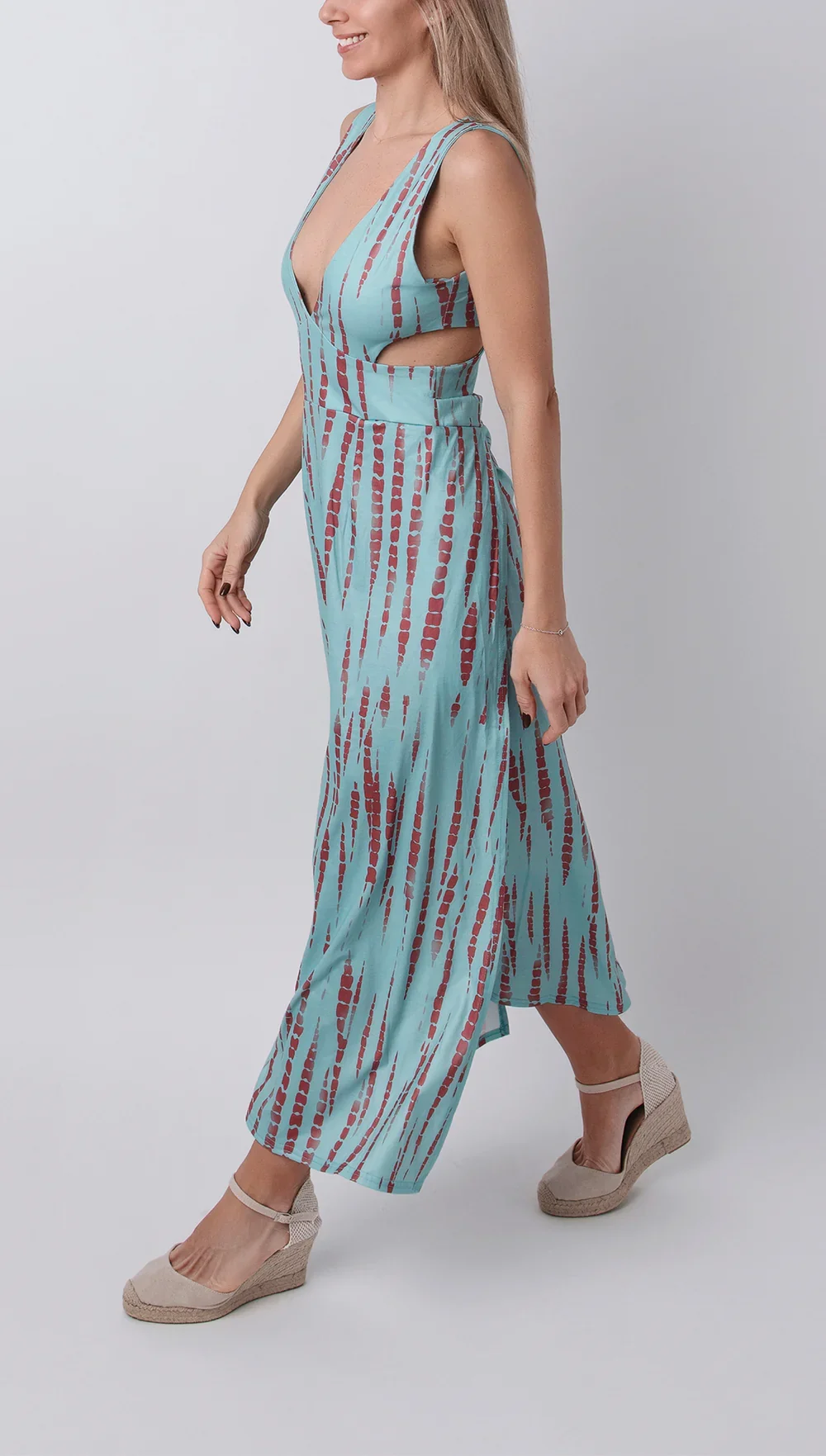KLOÉNNA™ – TIE-DYE STRETCH DRESS WITH CUT-OUT AND SLIT - Image 11