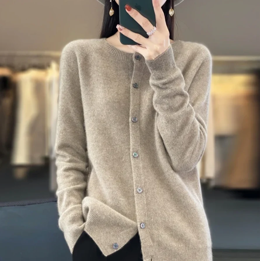 LARA™ | MERINO WOOL CARDIGAN - Image 3