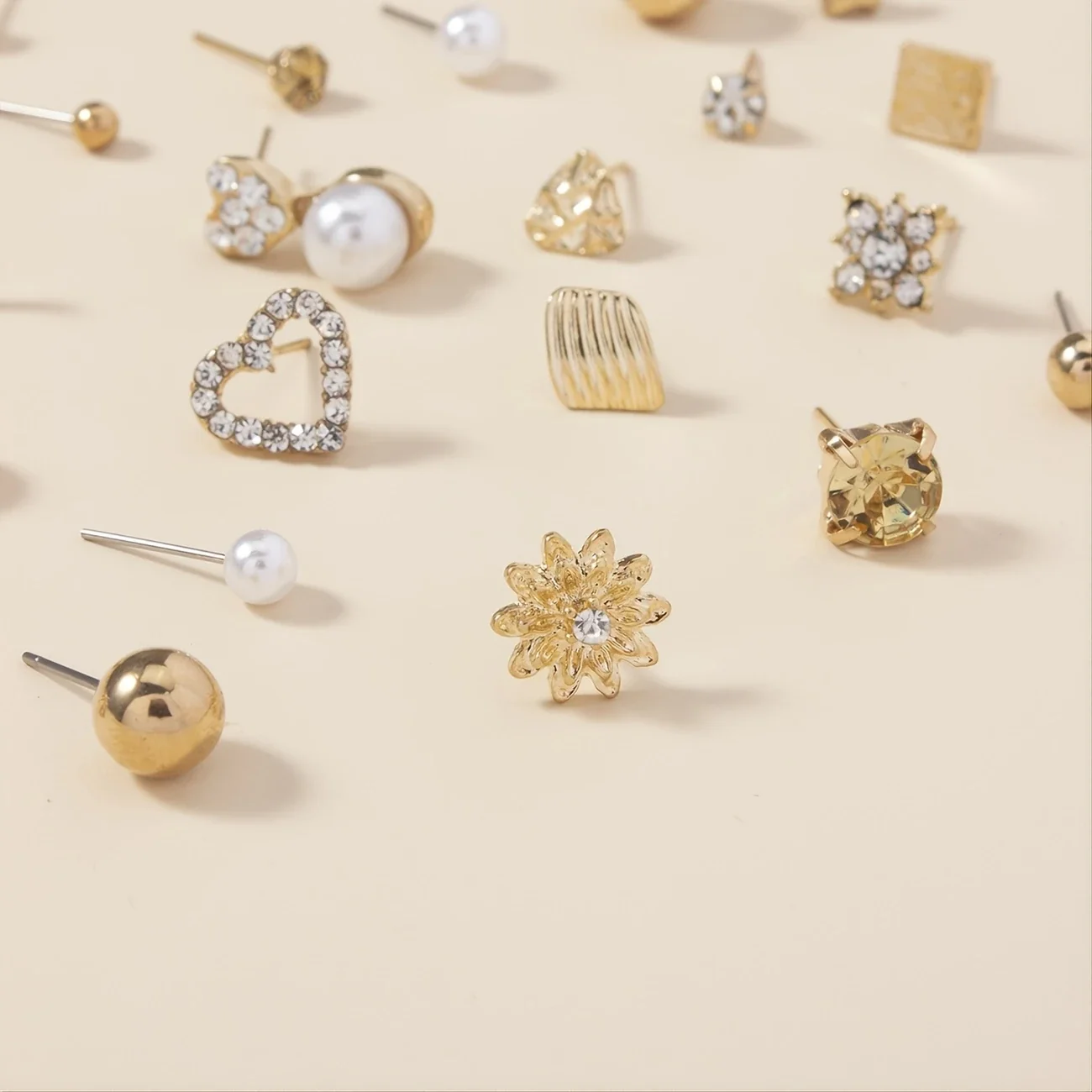 LUXCHARM LOVE™ — 30-PAIR HEART-SHAPED GEM LETTER EARRING SET - Image 3