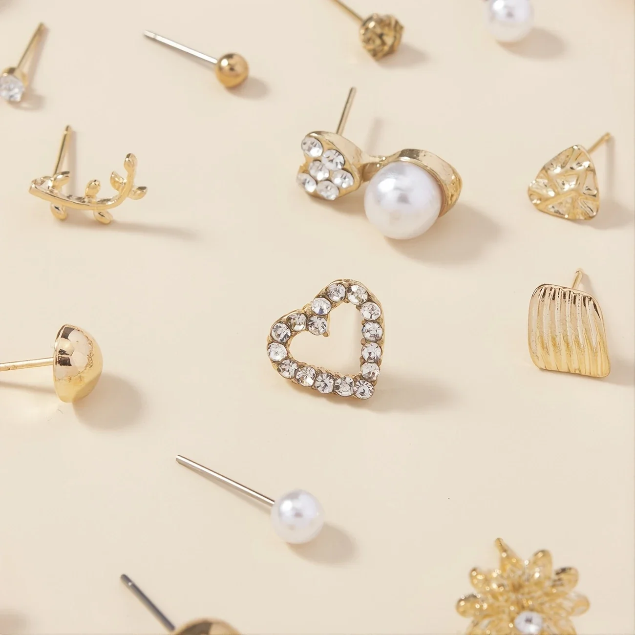 LUXCHARM LOVE™ — 30-PAIR HEART-SHAPED GEM LETTER EARRING SET - Image 6