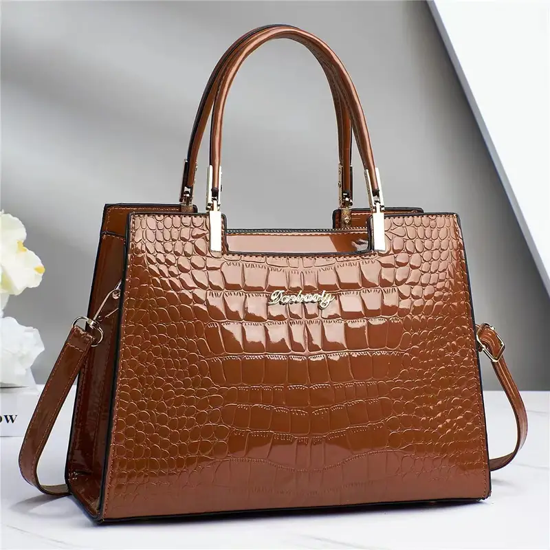 ONYXIA™ CROCODILE EMBOSSED TOTE BAG - Image 10