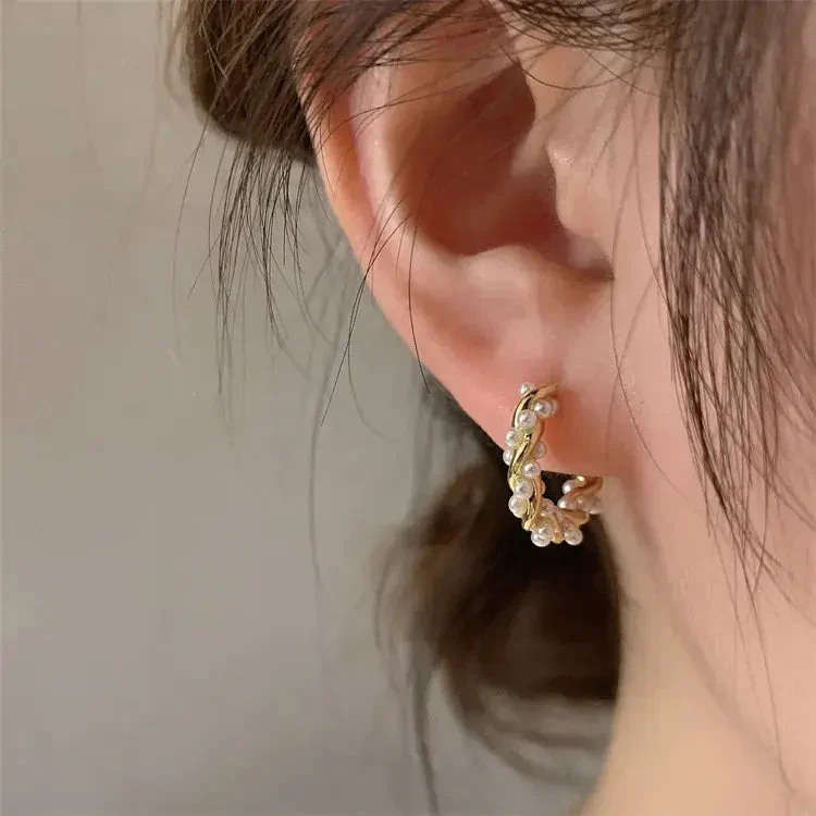 TIKA™ ROUND PEARL EARRINGS - Image 4