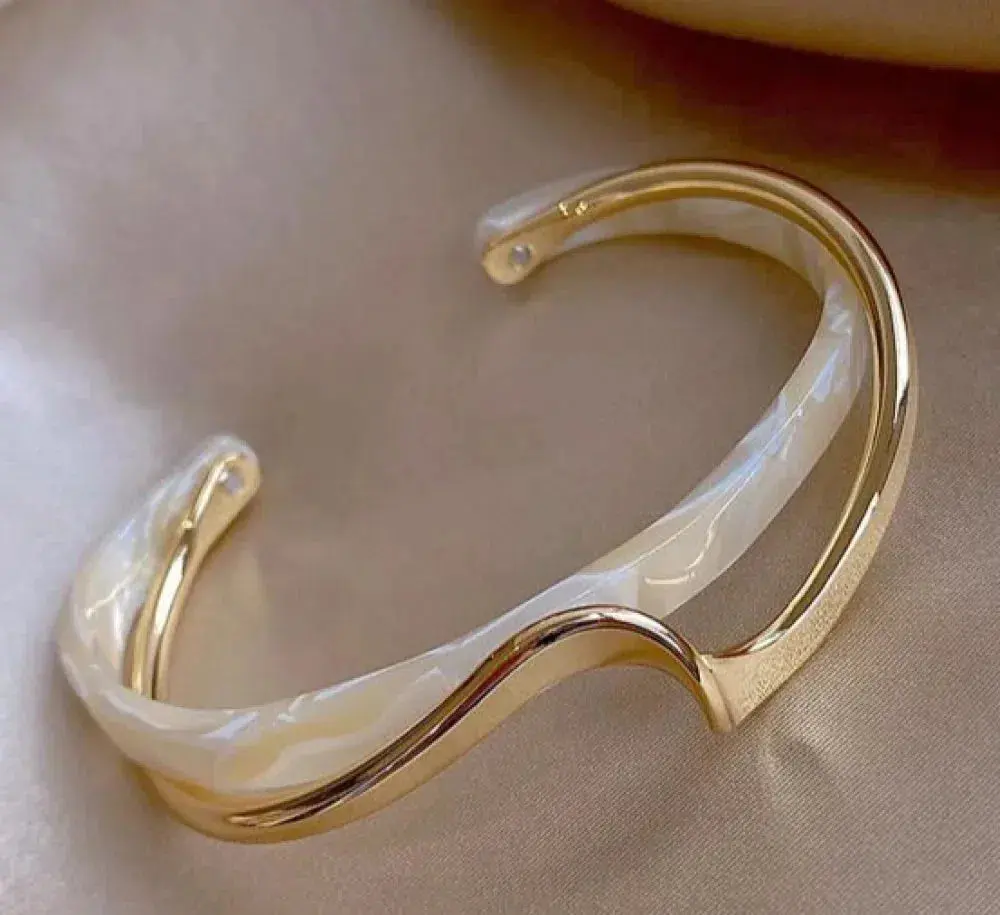 AURORA OPAL GOLDEN BRACELET